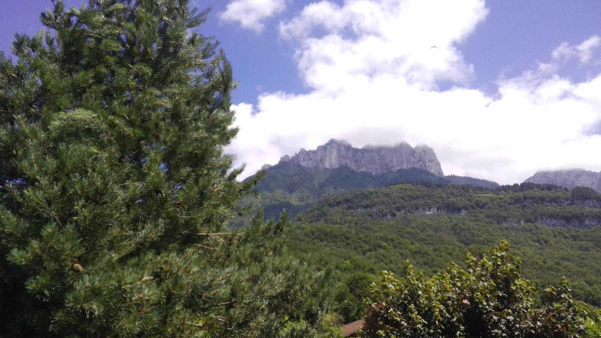 Studio Des Dents De Lanfon Talloires Bagian luar foto